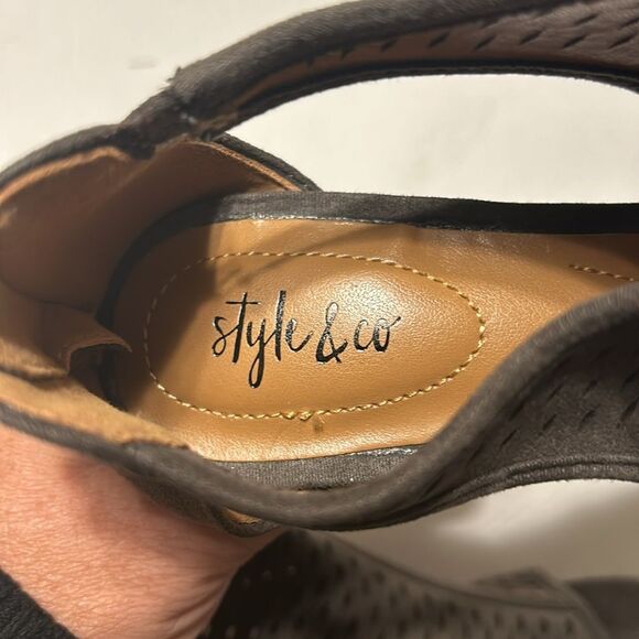 STYLE & CO Haddiee Gray Ankle Booties Shooties Microsuede Perforated Cut Out - Picture 7 of 11